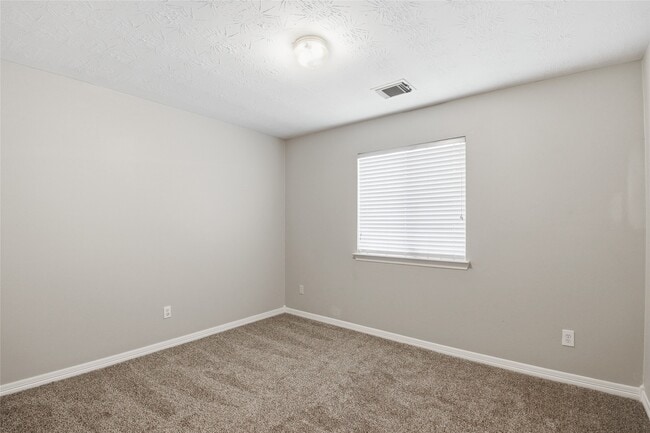 Building Photo - 2434 Montana Blue Dr