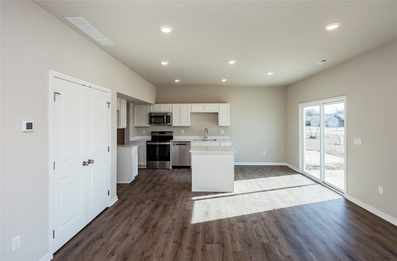 Building Photo - 6129 Tungsten Dr