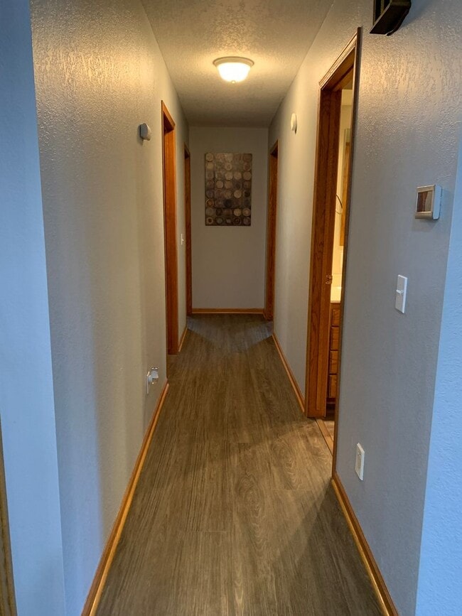 Building Photo - Executive 3 Bedroom Home