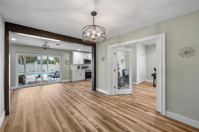 Building Photo - 2344 Woodcrest Dr
