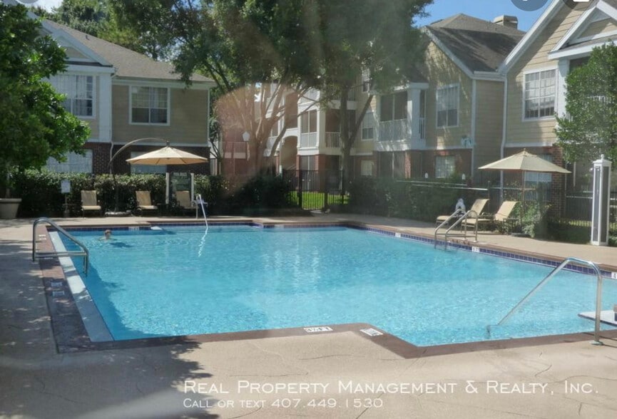 Building Photo - 8301 Elm Park Dr