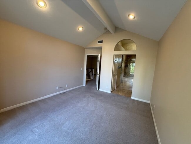 Building Photo - 2 Bedroom Condo in Aliso Viejo!