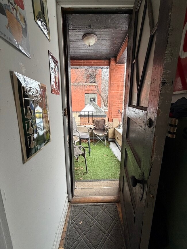 Building Photo - 3720 N Sheffield Ave