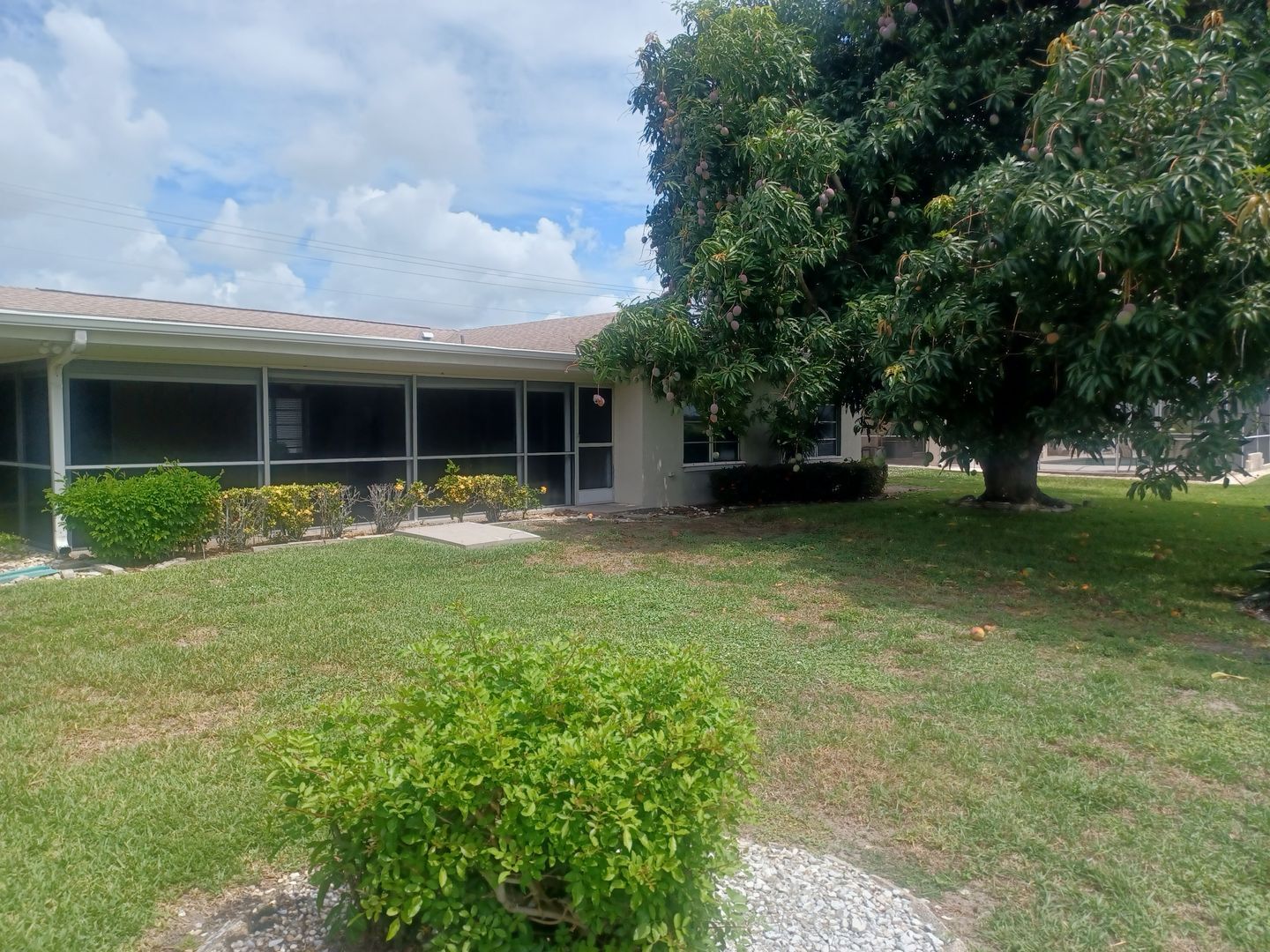 Building Photo - Coming Soon: Spacious, Newly Remodeled  3 bedroom, 2 bathroom screened lanai GREAT LOCATION