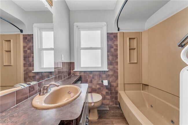 Building Photo - 6306 Westlake Ave