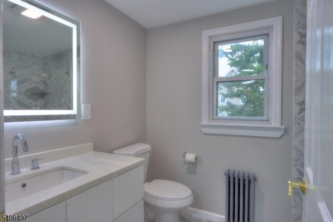 Building Photo - 109 Division Ave