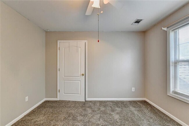 Building Photo - 2899 Savannah Walk Ln