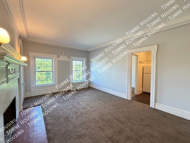 Building Photo - 479 Delaware Ave