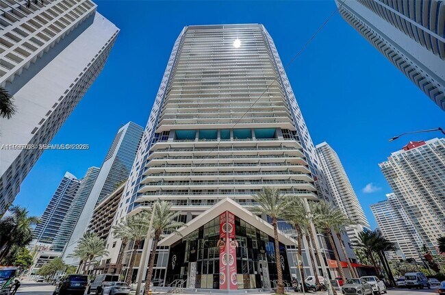 Building Photo - 1300 Brickell Bay Dr