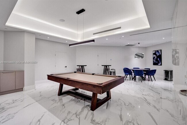 Building Photo - 1000 E Island Blvd