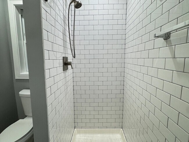 Building Photo - 2233 N Southport Ave