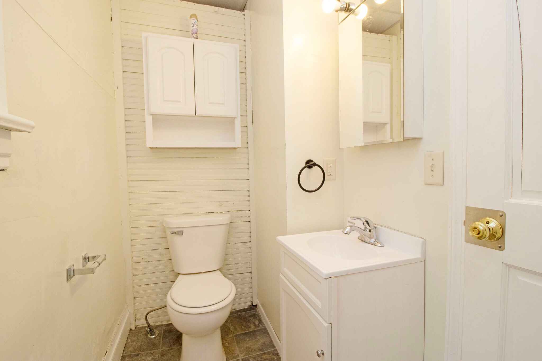 Building Photo - 612 7th Ave S