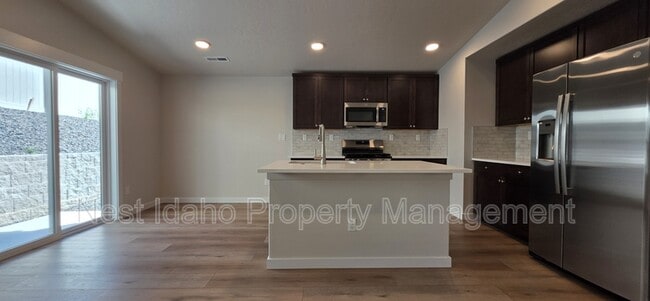 Building Photo - 7228 W Rygate Dr