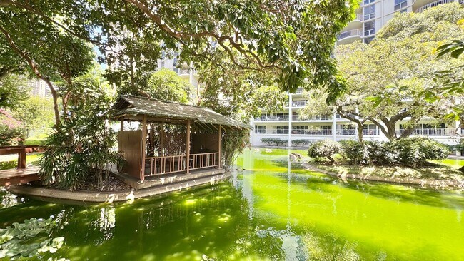Building Photo - CONVENIENTY LOCATED AND SPACIOUS 2BD/2BA C...