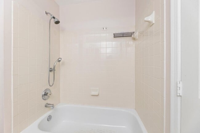 Building Photo - 3343 Cape May Ct