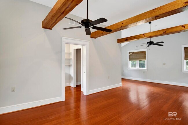 Building Photo - 18870 Highland Dr