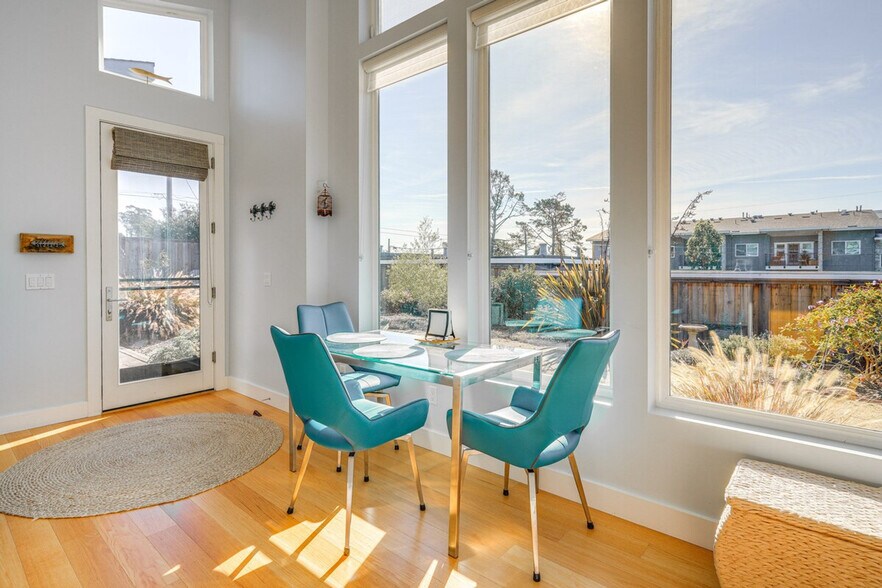 Building Photo - 157 Ave Portola