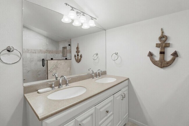 Building Photo - 403 Island Dr