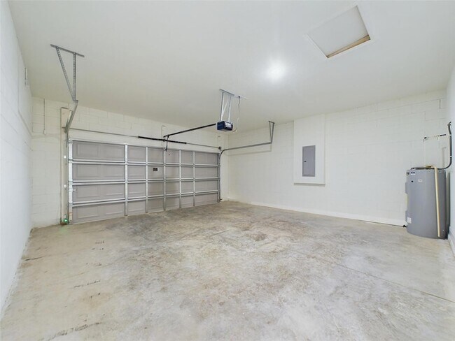 Building Photo - 16890 SW 39th Cir