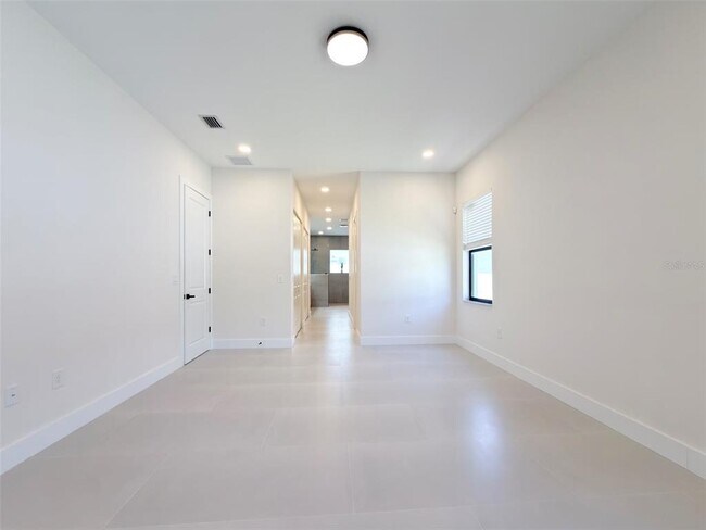Building Photo - 14671 Lillian Cir