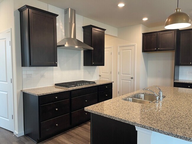 Building Photo - 721 Dropseed Ln