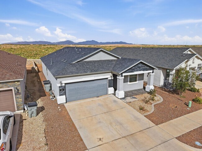 Building Photo - 3917 Desert Bluff Dr