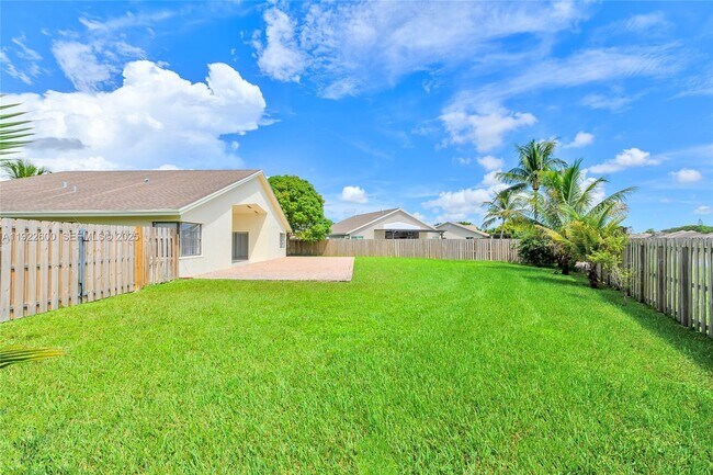 Building Photo - 3104 NW 109th Ave