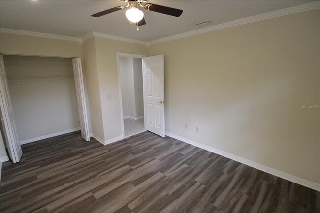 Building Photo - 10907 SW 24th Ave