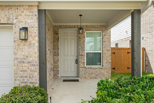 Building Photo - 7511 Coral Ter Dr