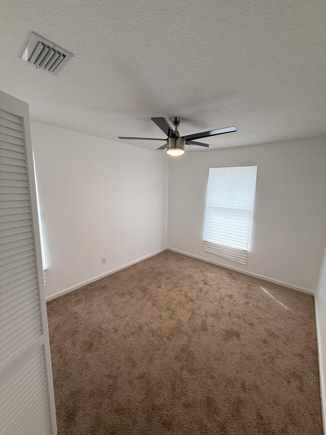 Building Photo - 1334 N Mangonia Dr