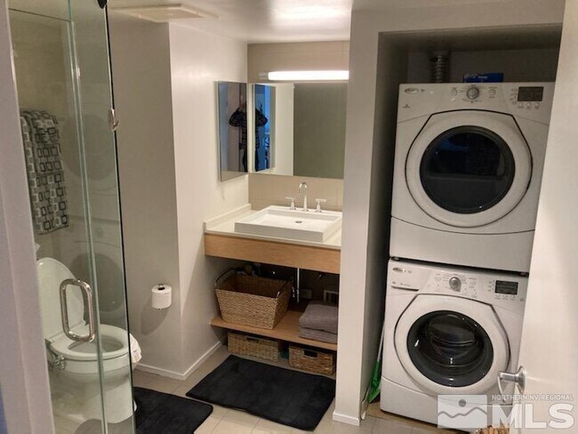 Building Photo - 255 N Sierra St