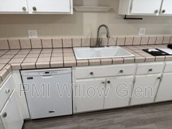 Building Photo - 7379 Tulare Hill Dr