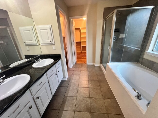 Building Photo - 15 Jewelsford Ct