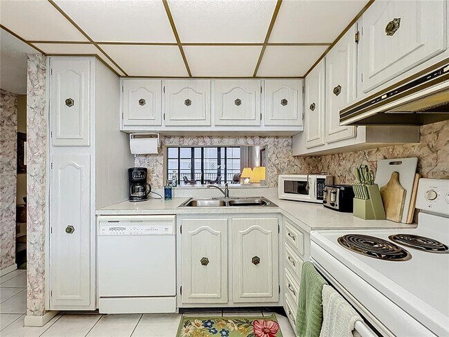 Building Photo - 17580 Gulf Blvd