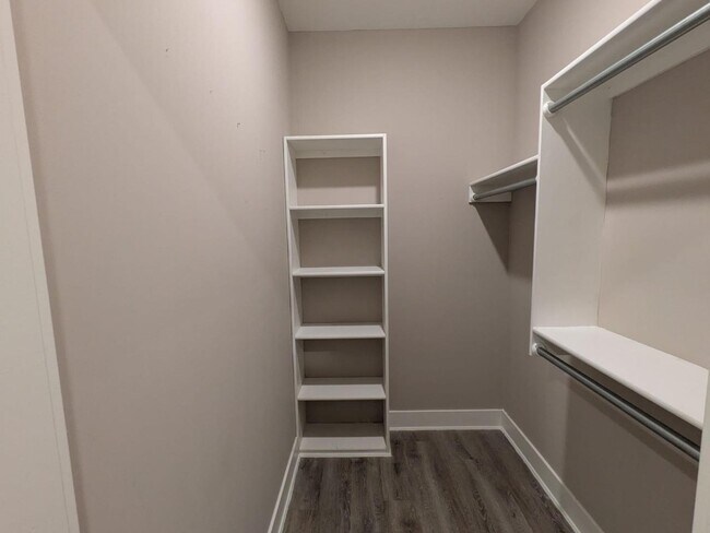 Building Photo - 5224 N Cypress Cir