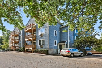 Building Photo - 47 Cedar St