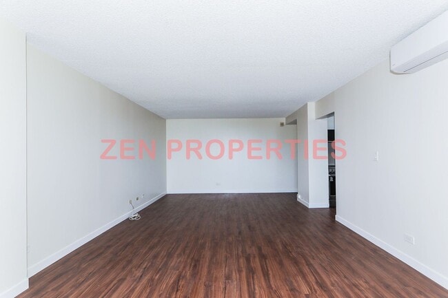 Building Photo - 2 bedroom, 2 bath & 1 parking for rent at Royal Court