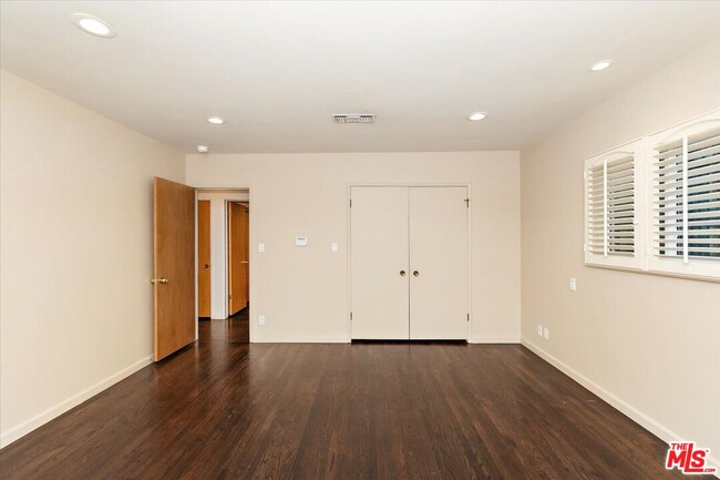Building Photo - 15451 Longbow Dr
