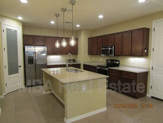 Building Photo - 863 S Annie Ln