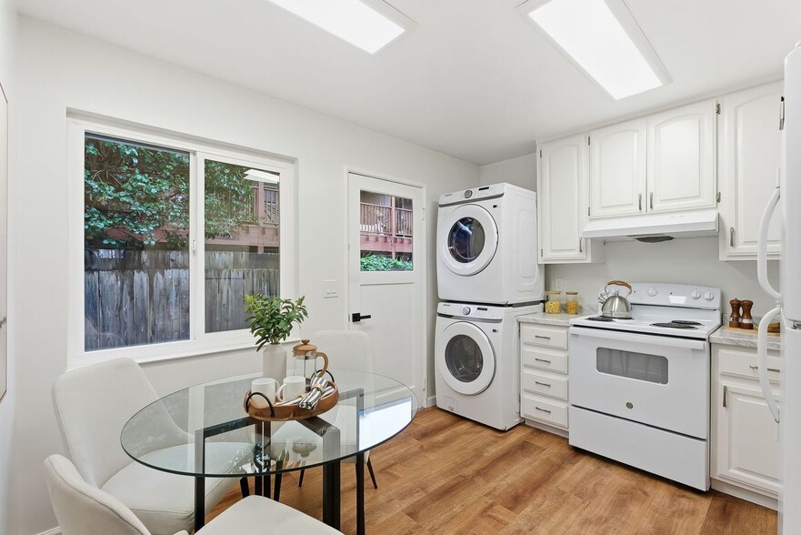 Building Photo - 446 Waddington Ave