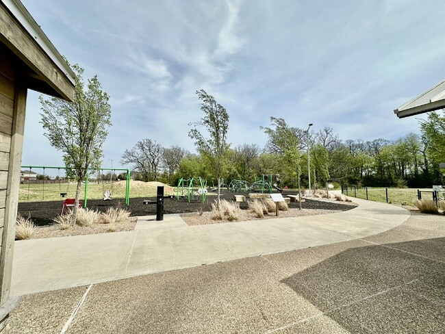 Building Photo - 6747 Winterwood Ave