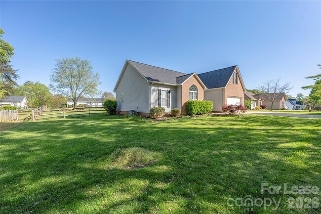 Building Photo - 150 State Park Rd