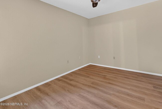 Building Photo - 838 Lawnwood Ave NE