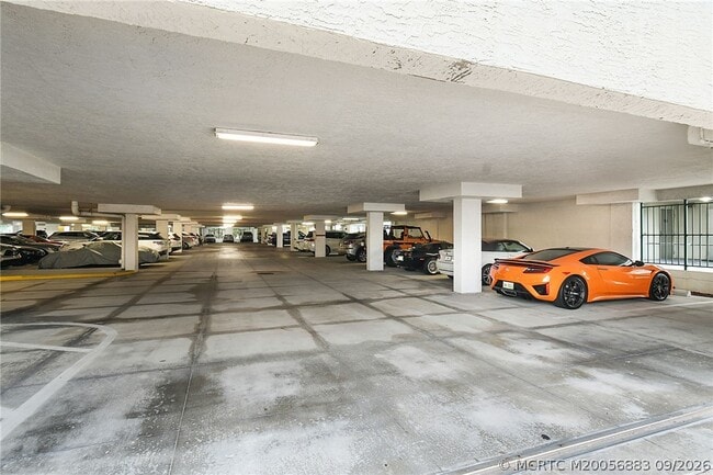 Building Photo - 8600 S Ocean Dr