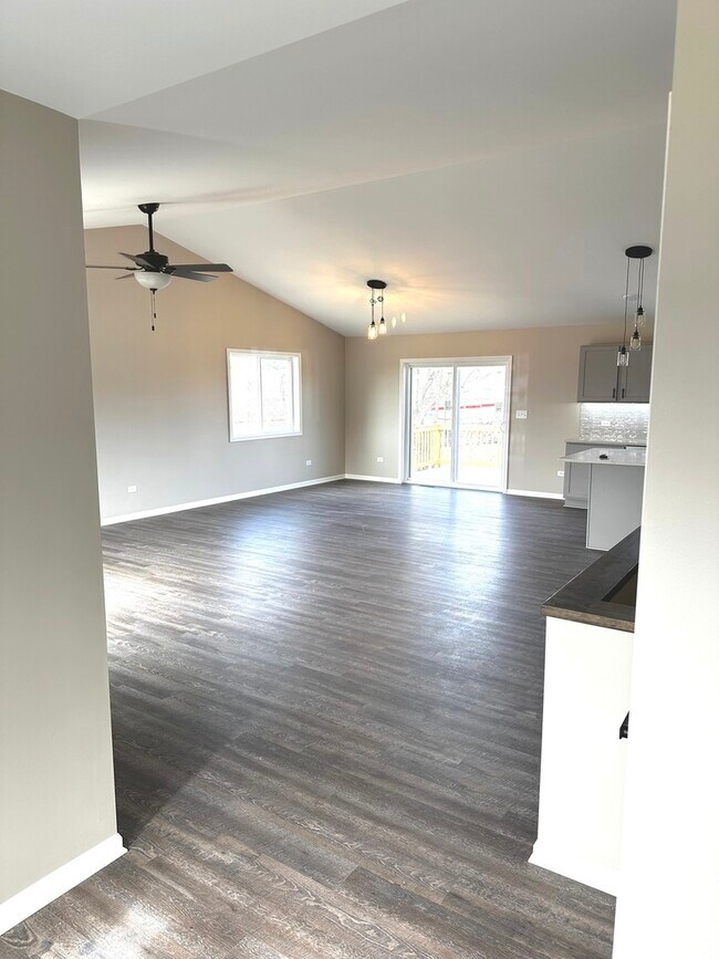 Building Photo - 317 Buena Terrace