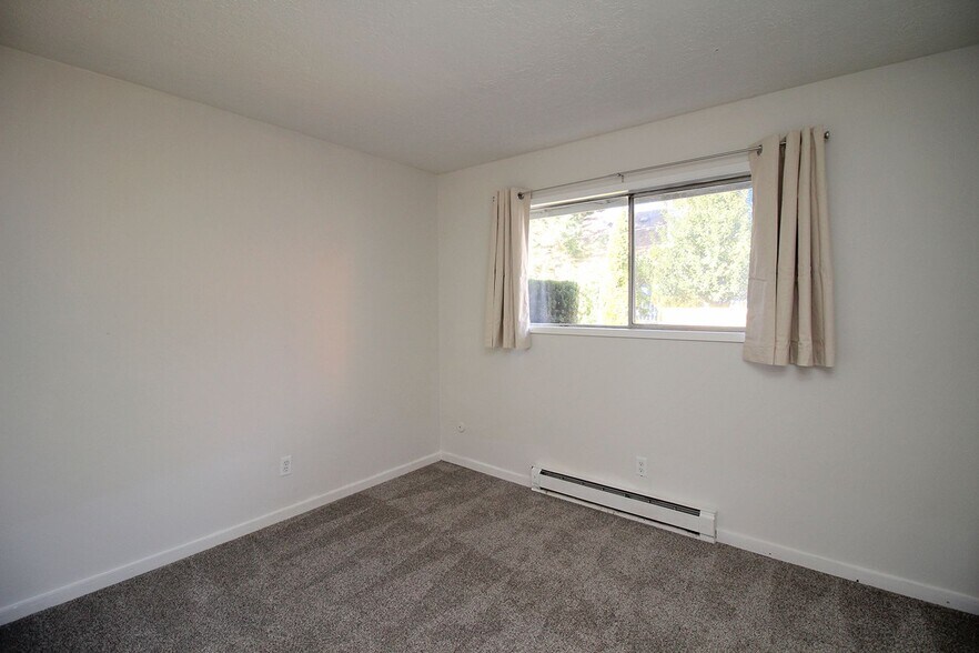 Building Photo - 8834 SE 9th Ave