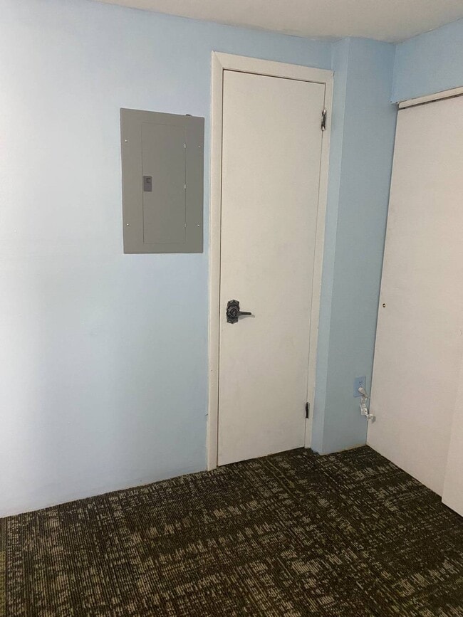 Building Photo - 2803 Cleveland Ave SW