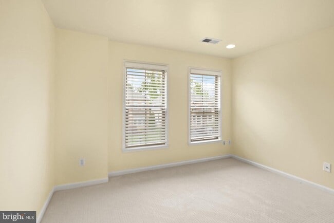 Building Photo - 24839 Somerby Dr