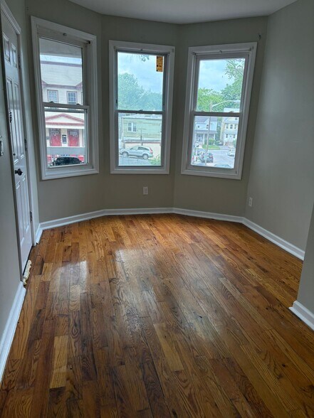 Building Photo - 19-21 Schuyler Ter