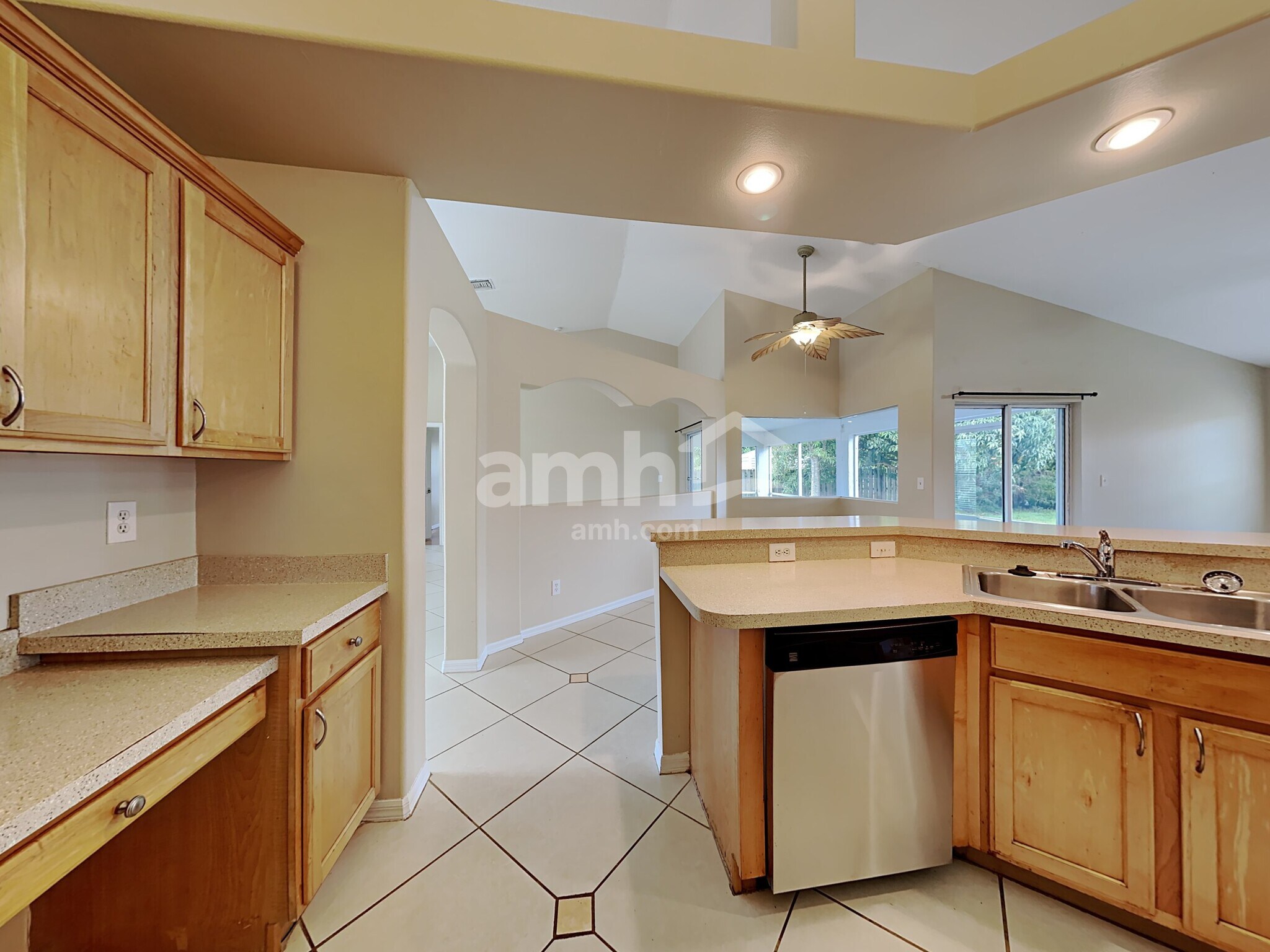 Building Photo - 1118 SW Del Rio Blvd